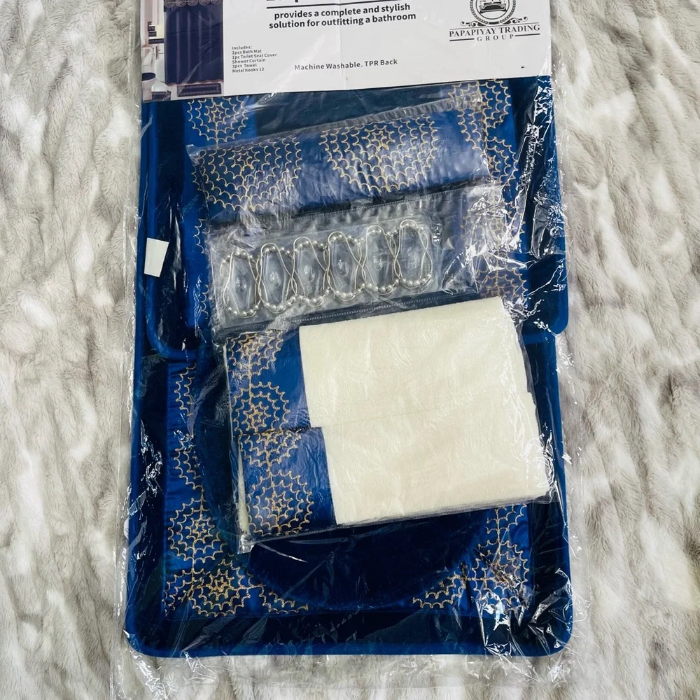 Luxurious Navy and White 19-Piece Bath Set